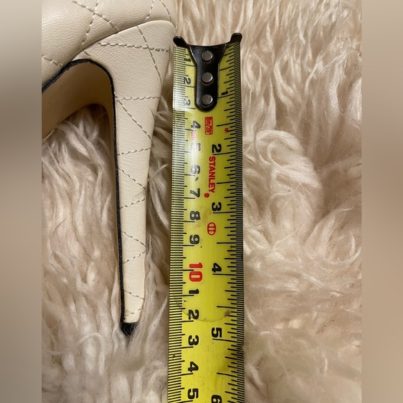 Dereon “Groove” heels. Sz8 offwhite (cream) colour - Picture 2 of 16